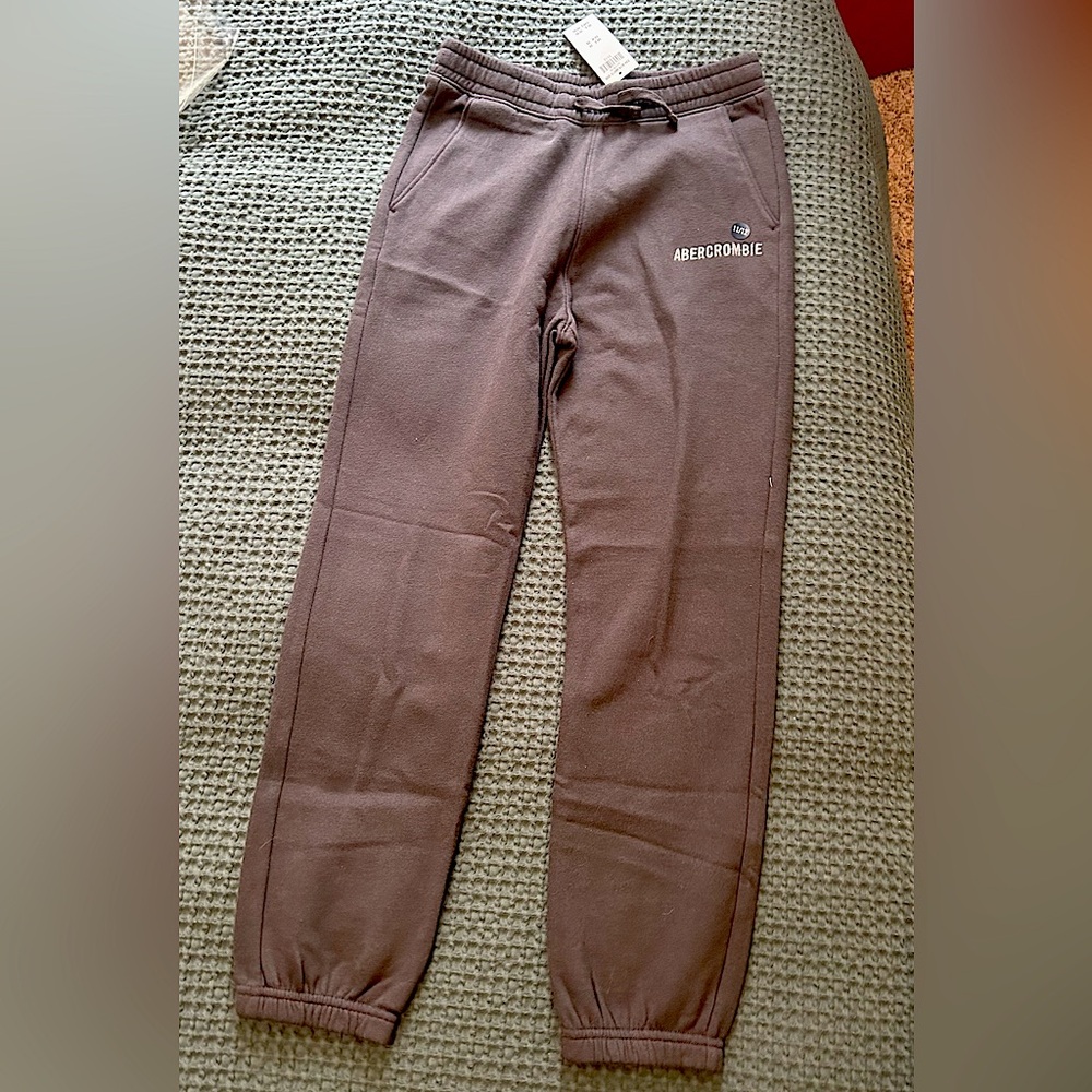 Brand New Abercrombie boys logo jogger sweatpants